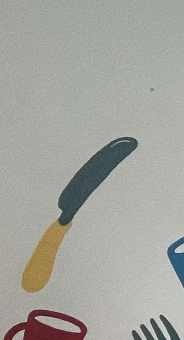 Peinture murale décorative "à table" pour la salle destinée aux repas dans une crèche