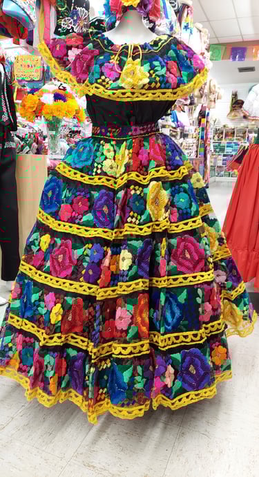 Phoenix folklorico store Mexican Chiapas dresses and suits Tradiciones Norma