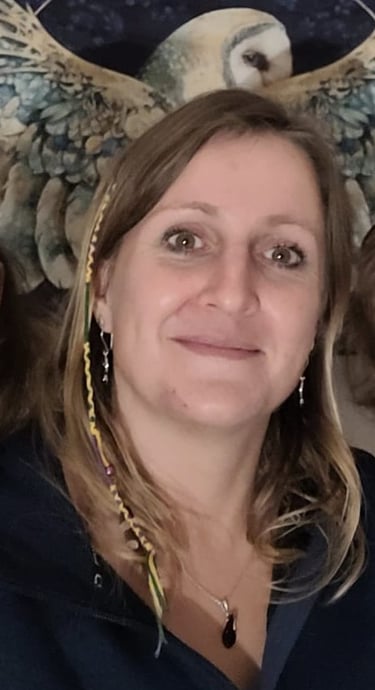 Morgane MENGUY le Chemin de la Chouette 44 soins chamane constellations familiales cercles de femmes
