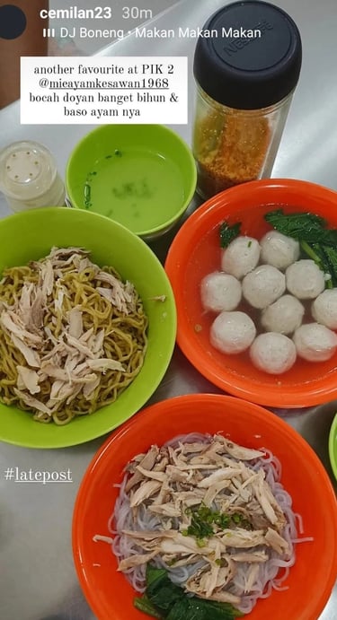 Keseruan makan di Mie Ayam Kesawan rukan osaka pik 2