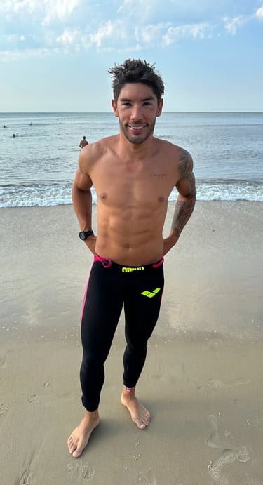 Nicolás Culela entrenador de natación en la playa (aguas abiertas)