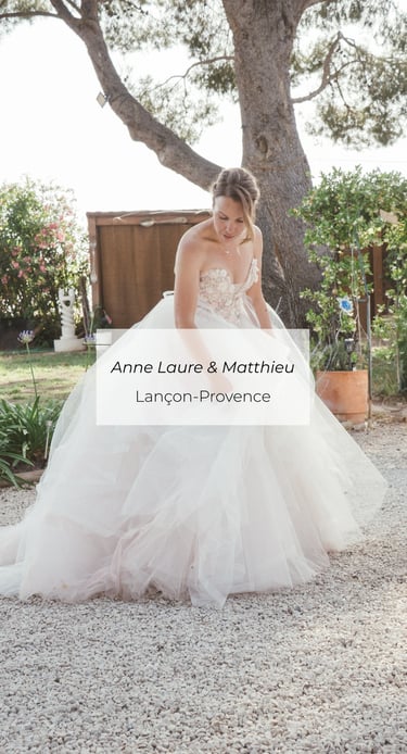 Mariage Anne-Laure & Matthieu, mariée en robe fluide dans un jardin, Lançon-Provence