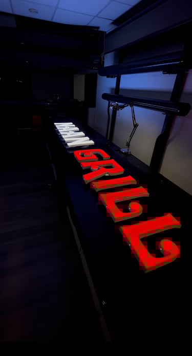Installation enseigne lumineuse restaurant indien Lyon 9 - AVOSPUB