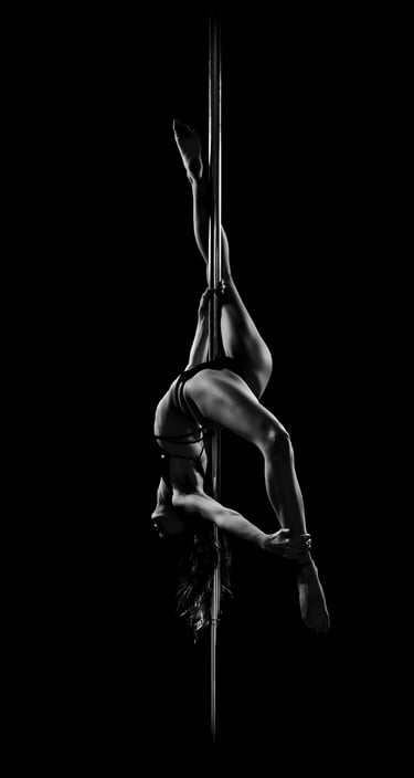 low key black and white pole dance photography maude tourret photography