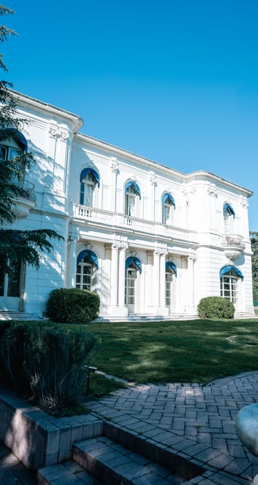 Photo extérieure vue villa de luxe pour location saisonnière