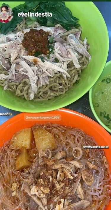 Keseruan makan di Mie Ayam Kesawan rukan osaka pik 2