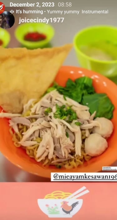 Keseruan makan di Mie Ayam Kesawan rukan osaka pik 2
