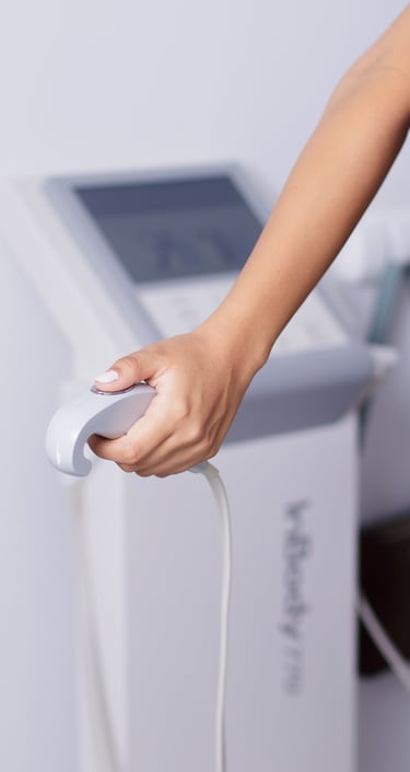 A person holding the inbody command