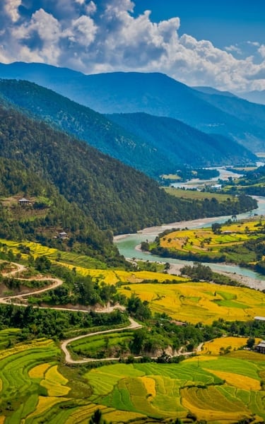 view_from_khasum_yulley_namgyal_stupa_the_nippy_flowing_mochu_river_in_punakha_during_summer