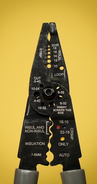 Tool for electric work in campervan