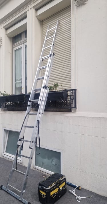 echelle ouvert et trousse outils store