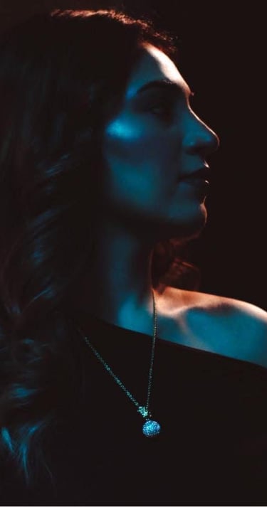 Maria Raza Sohni with long hair 