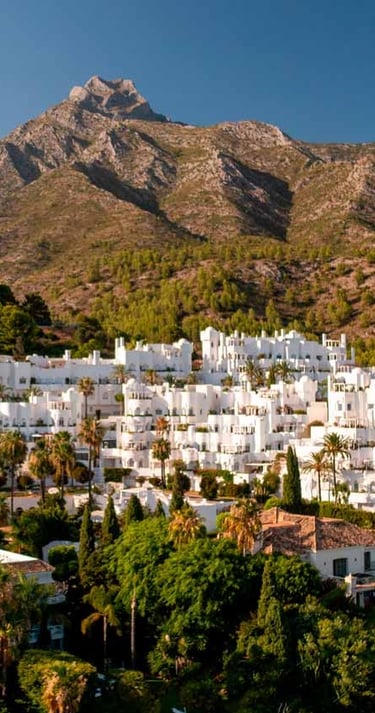 Fotografia de drone de jardines colgantes, realizada en marbella por la productora audiovisual 235studios