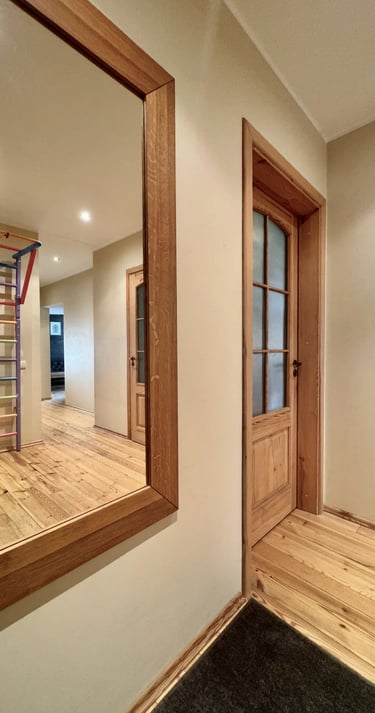 4 kambarių buto koridorius - NT brokeris Andrius Velykis