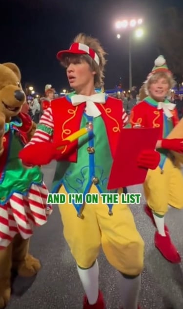 tally the elf at disney parade