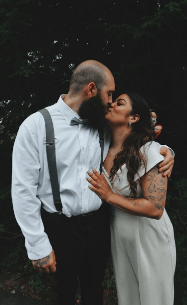 wedding photoshoot, wedding, couple, couple kissing, married