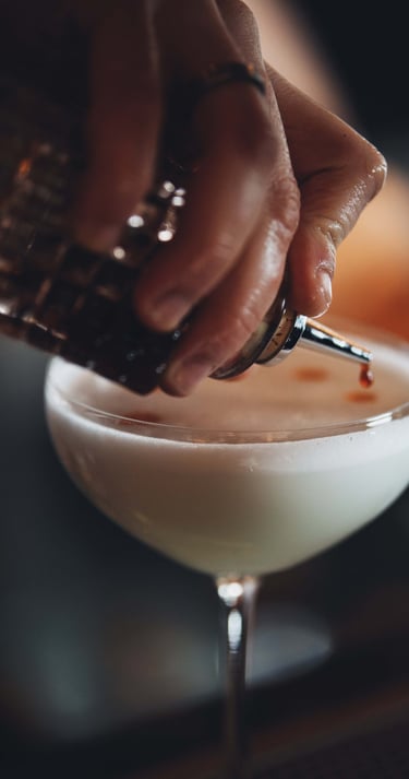 Decoración de cocktail o cóctel pisco sour