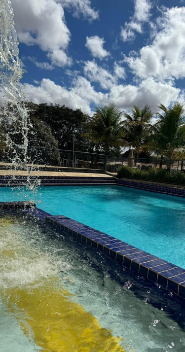 Piscina grande da cascata