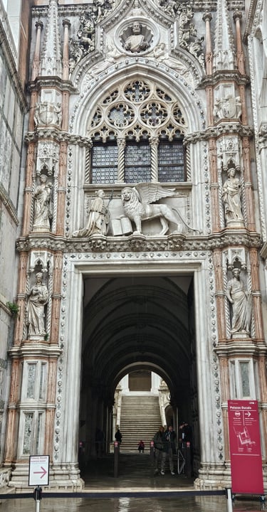 Foto tirada na Piazza San Marco, em Veneza