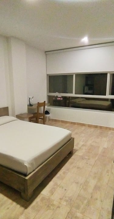 ¿Qué incluye una habitación minimalista en el Hotel Barbacoa? Nuestras habitaciones en Apartadó está