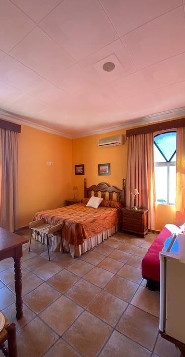 Habitación con cama de matrimonio, buenas vistas y jacuzzi