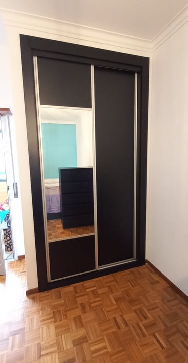 Roupeiros Pretos, Portas de correr em Preto, Roupeiros em Oeiras