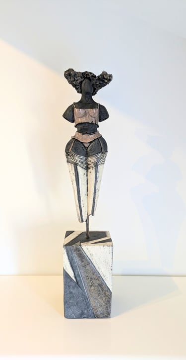 Sculpture totémique contemporaine en terre cuite et émail Raku - Daniel Pierrard