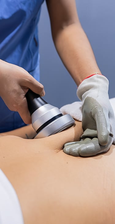 A person aplicate cavitation and radiofrequency
