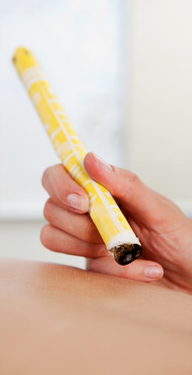 Séance de médecine chinoise, pratique du Moxa