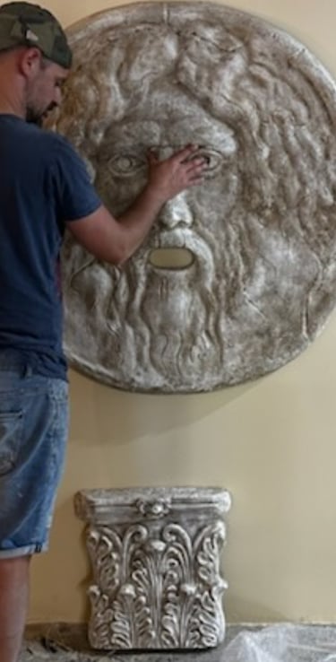 Mouth of Truth / La Boca de la Veritas. 