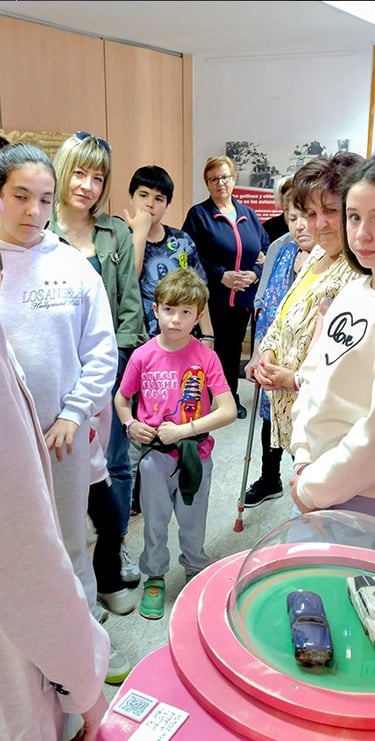 Exposición de juguetes magia de hojalata en Cogollos Vega