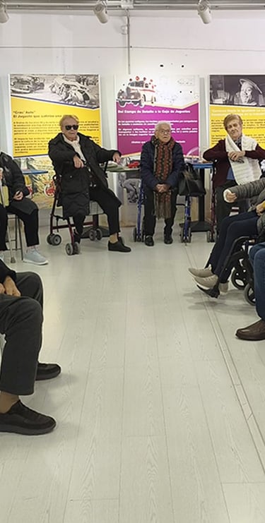 Exposición de juguetes antiguos en Alhendín