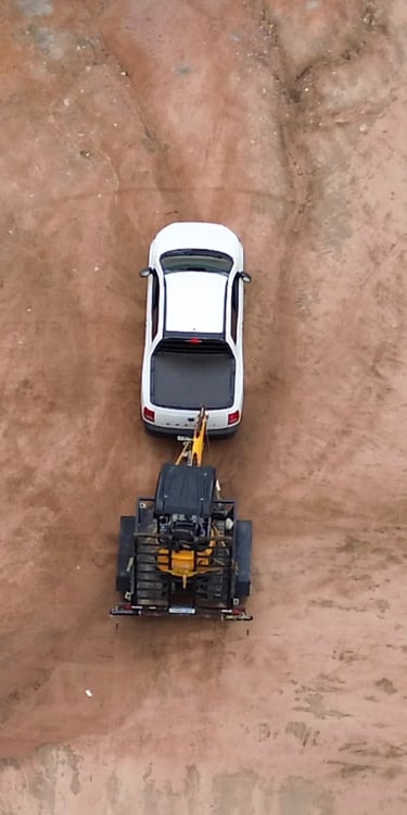 transportando mine carregadeira pra escavação de piscinas