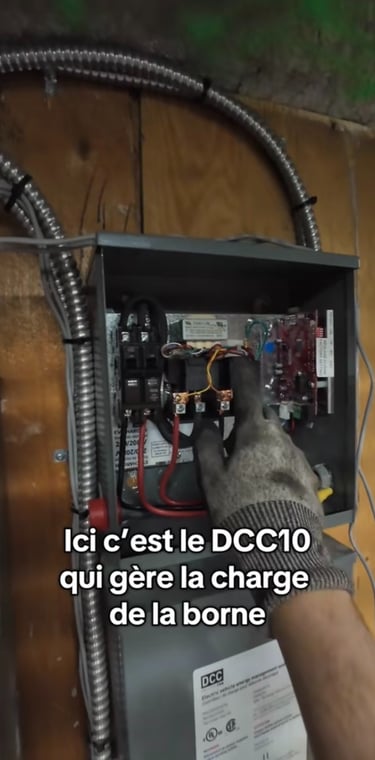 Entrepreneur électricien, à Québec et Lévis, installation contrôleur de charge.