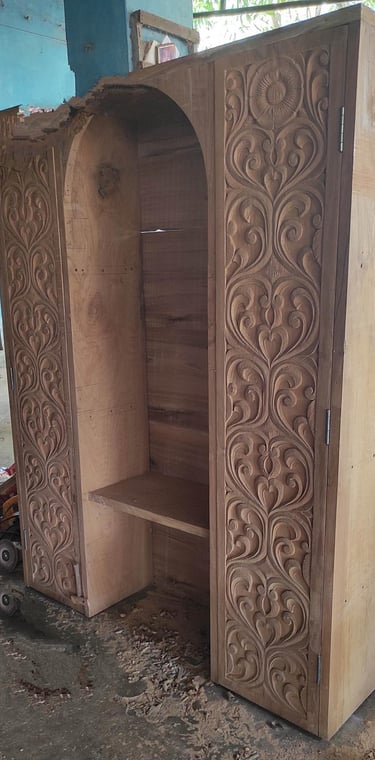 Antique Teak Wood Dressing Table with Mirror โ Handcrafted Indian Furniture