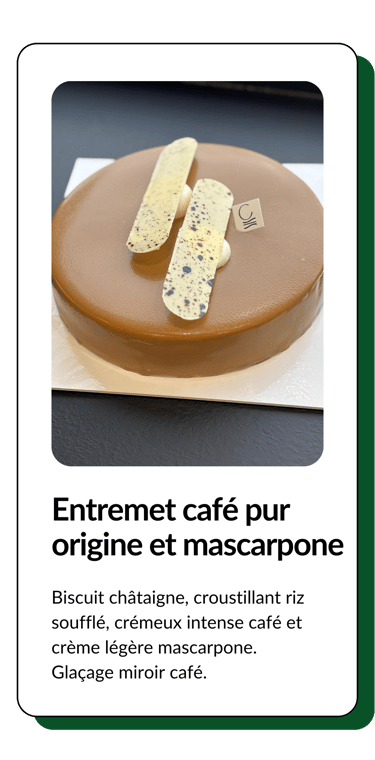 entremet café et mascarpone avec son glaçage miroir café