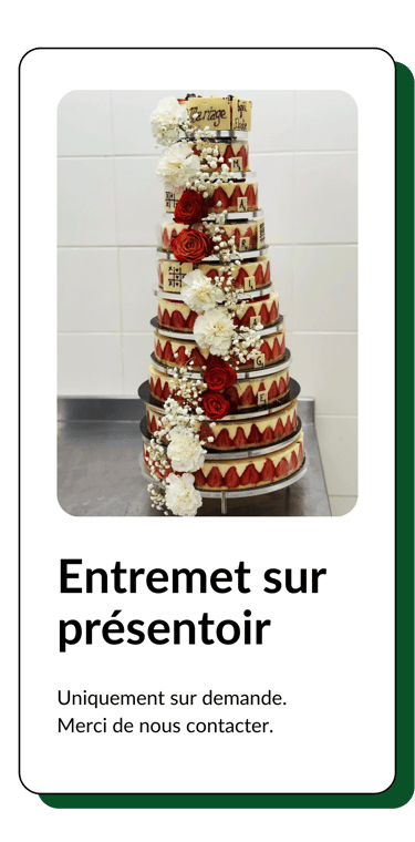 entremet fraise sur présentoir pour mariage
