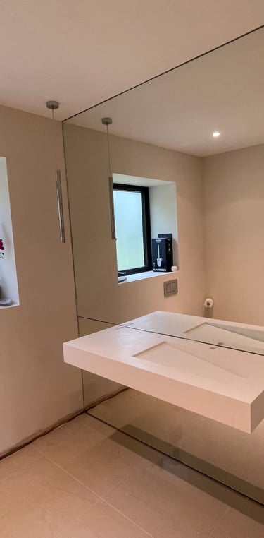 large wall to wall mirrors - floating basin
