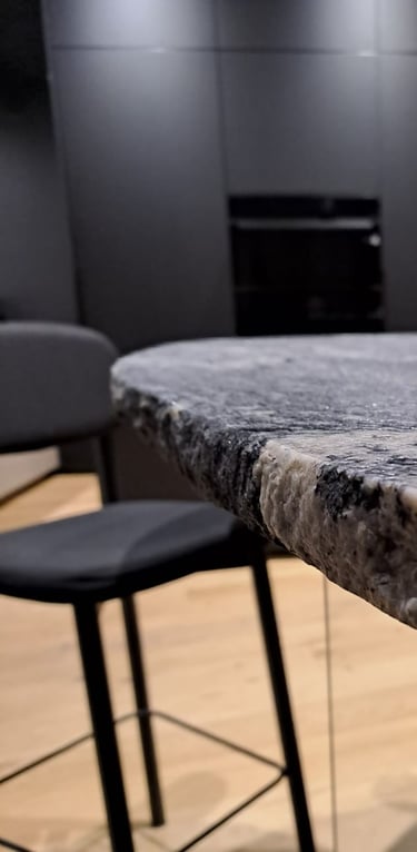 plateau de table en quartzite black beauty chant brut