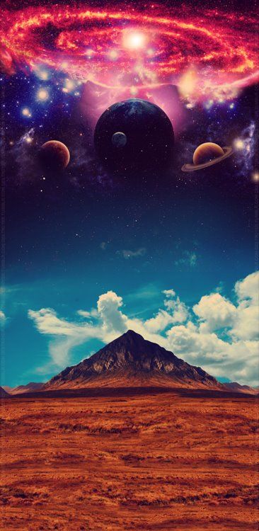 Montagne en terre rouge avec le cile contenant des planètes au dessus