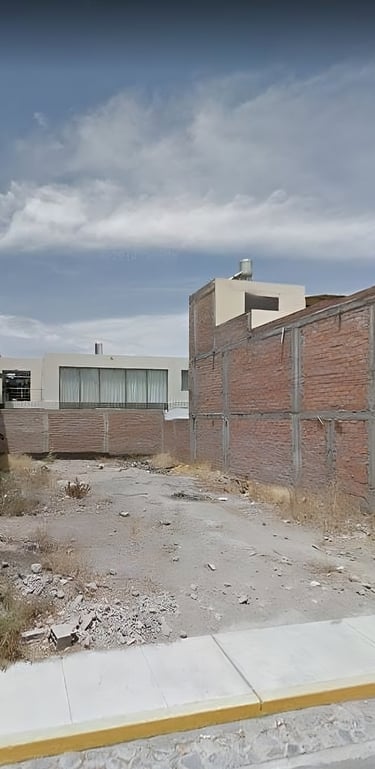 Terreno urbano desocupado listo para desarrollo inmobiliario en Perú