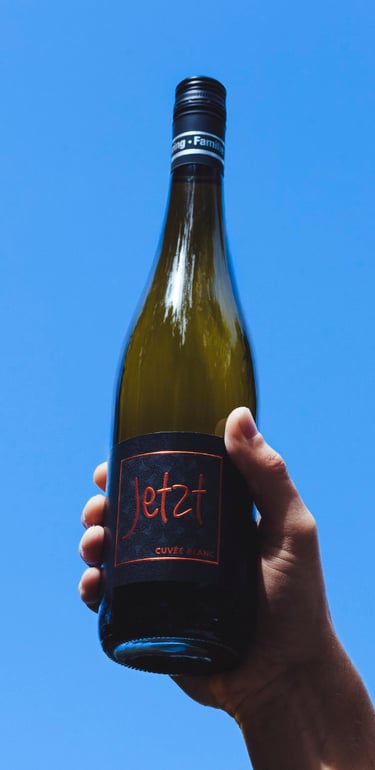 Jetzt white wine bottle.