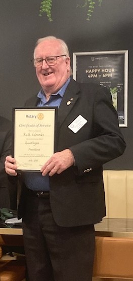Keith Edmonds receives hi Blue Sapphire to his Paul Harris Award