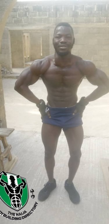 Borno bodybuilder pose