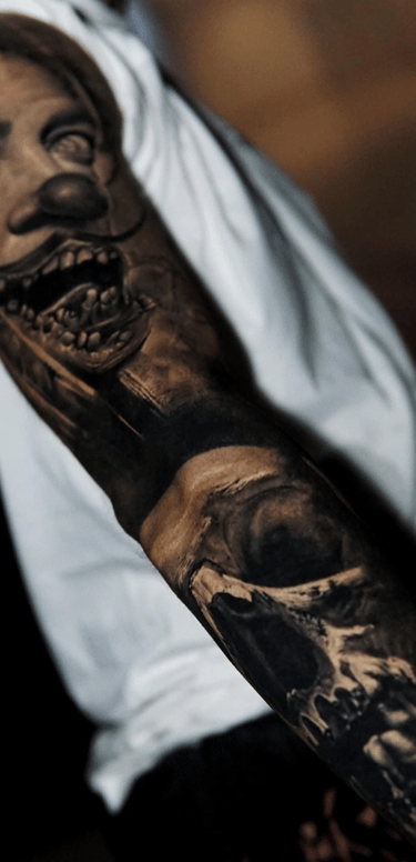 Tatuagem realista preto e branco feita por Victor Losni no Rio de Janeiro