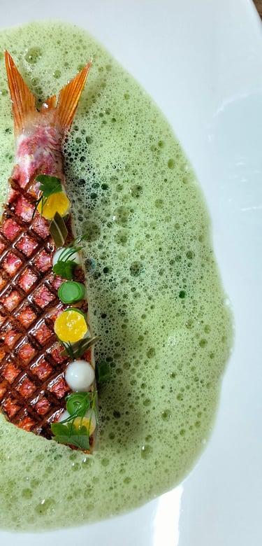 Rouget grillé et potager de printemps