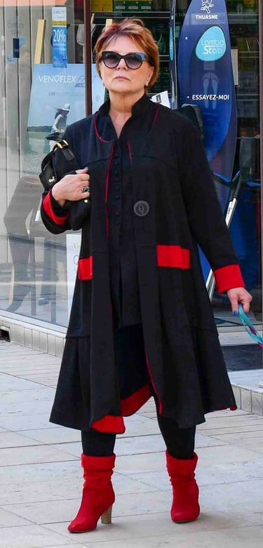 Photo couleur de l'auteure Dominique Uhlen