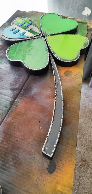 a shamrock leafed shamrock shamrock shamrock clover clover leafed clover clover clover clover clover