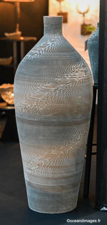 décoration éco-responsable vase en carton Carasel