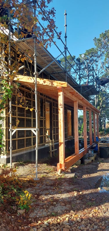 Construction d'un auvent en structure bois. Architecte Vannes